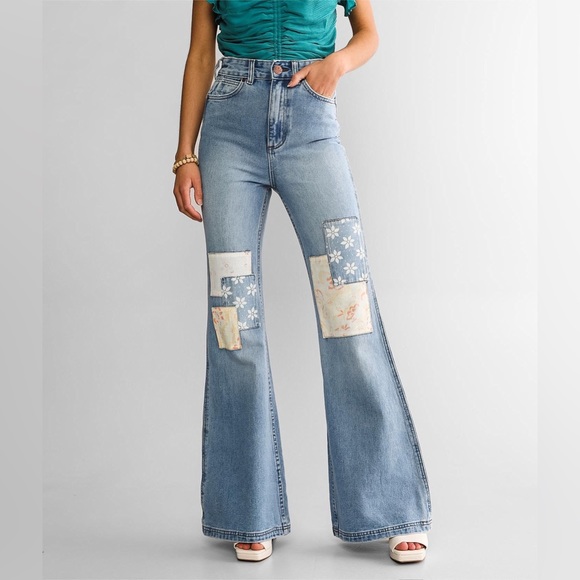 NWT Wrangler x Billabong Bell Bottom Flare Straight Crop Patchwork Jeans Size 28 - Picture 6 of 11
